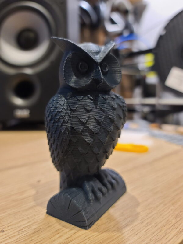 Hello3D is one of earth's best 3D Printing filament! 3D Printer filament of High Quality in PLA, PETG, ABS and more at a reasonable price! Black owl printed with 3D Filament